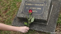 Pada kerusuhan yang terjadi 24 tahun silam, terjadi perkosaan massal di beberapa titik wilayah yang korbannya sebagian besar adalah para perempuan etnis Tionghoa.