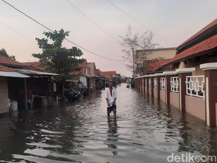 Banjir rob di Desa Randusanga Kulon, Brebes, Selasa (24/5/2022).