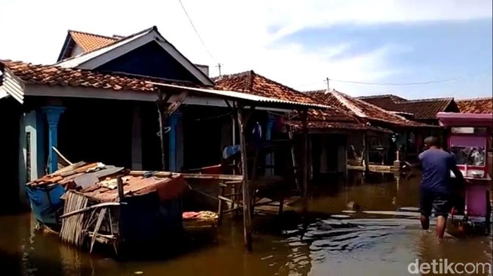 Banjir rob di Desa Randusanga Kulon, Brebes, Selasa (24/5/2022).