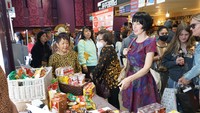 Tak kurang dari enam usaha kuliner Indonesia di San Francisco yang menyuguhkan aneka jajanan khas Indonesia. Mulai dari nasi padang, pempek, sate, mie instan, lotek dan gado-gado hingga kopi khas Indonesia. (dok. KJRI San Francisco)