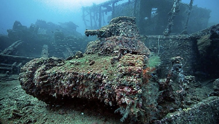Benda Aneh di Bawah Laut Armada hantu Chuuk Lagoon Benda Aneh di Bawah Laut Armada hantu Chuuk Lagoon