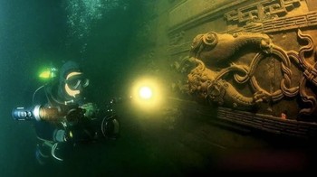 China punya kota tenggelam Shicheng yang berjuluk Atlantis dari timur. Kota berumur 600 tahun ini ditenggelamkan tahun 1959 menjadi Danau Qiandao, demi proyek bendungan dan PLTA. Foto: Deserted Places