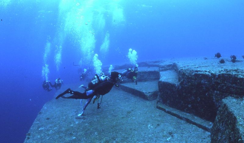 Benda Aneh di Bawah Laut Piramida Yonaguni Jepang
