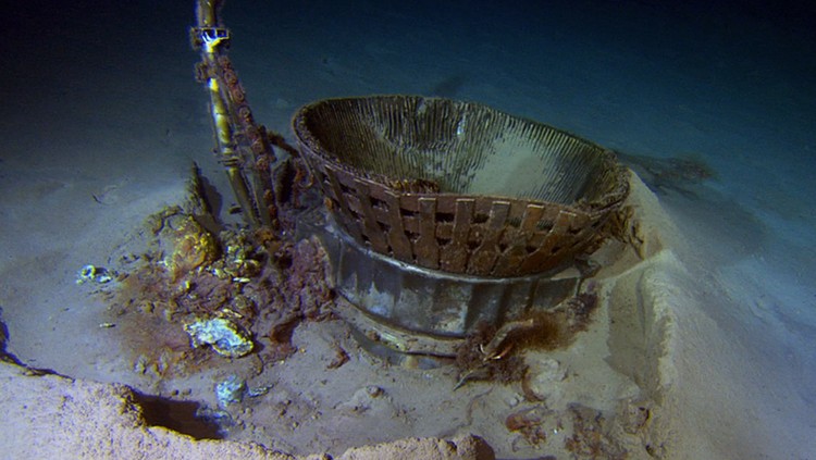 Benda Aneh di Bawah Laut Mesin Apollo 11 di Samudera Atlantik