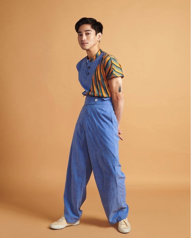 Bio One sendiri memang bukanlah pendatang baru di dunia hiburan tanah air. Sejak tahun 2003 Bio One sudah memulai kariernya di dunia hiburan. Terbaru, dirinya membintangi film Srimulat sebagai Gepeng. Foto: Instagram/@bojvoyej