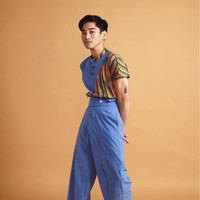 Bio One sendiri memang bukanlah pendatang baru di dunia hiburan tanah air. Sejak tahun 2003 Bio One sudah memulai kariernya di dunia hiburan. Terbaru, dirinya membintangi film Srimulat sebagai Gepeng. Foto: Instagram/@bojvoyej