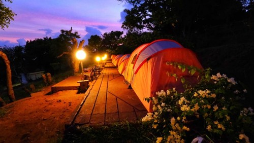 Bukit Asah Bali Camp Karangasem juga menyediakan tempat camping bagi wisatawan yang ingin menikmati sunset dan sunrise.