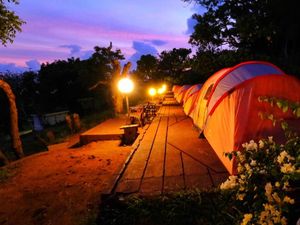 Berkemah di Bukit Asah dengan Keindahan Panorama yang Tiada Tanding
