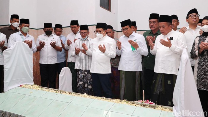 Cak Imin ziarah makam Pasuruan