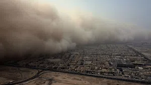Ngeri... Kuwait Ditelan Badai Pasir, Udara Merah Kekuningan
