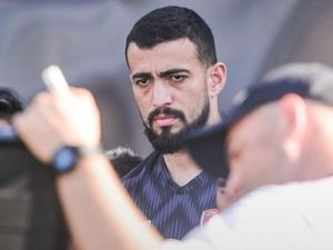 Everton Masih Perlu Beradaptasi dengan Tipikal Permainan PSM yang Keras