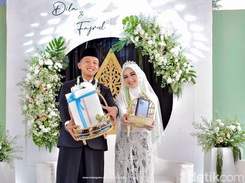 Foto pernikahan Fajrul Islam dan Dila Santika.