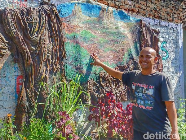 Gokil! Warga Rancaekek Olah Popok Bekas Jadi Karya Cantik