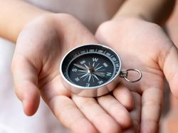 10 Penemuan Monumental dari Dunia Kuno yang Berguna Sampai Kini