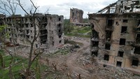 Namun, evakuasi ini dinilai sebagai tanda berakhirnya pertempuran terpanjang dan paling berdarah dari perang Ukraina. Evakuasi itu juga dinilai sebagai kekalahan yang signifikan bagi Ukraina.