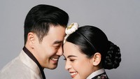 Maudy Ayunda akhirnya memperlihatkan wajah suaminya, Jesse Choi. Foto: Instagram Maudy Ayunda