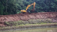 Pembangunan waduk ini untuk mengantisipasi banjir di ibu kota.