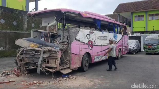 Penampakan bus maut Ciamis.