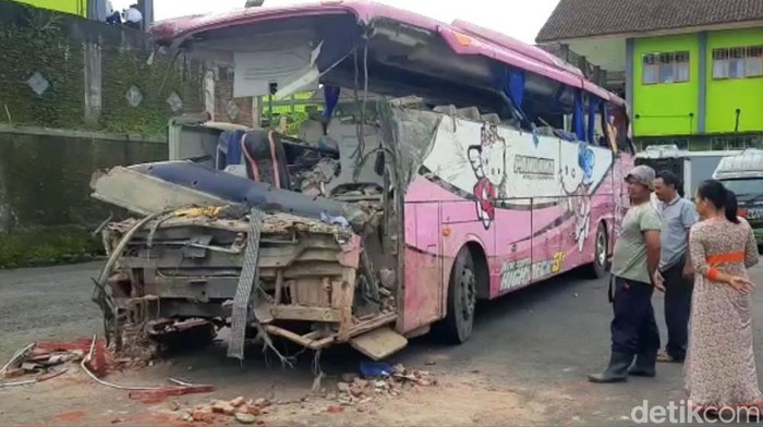 Penampakan bus maut Ciamis.