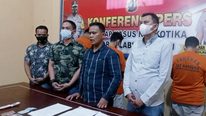 Polisi Tangkap 4 Pengedar Dan Pengguna Narkoba Di Labuhanbatu 4272