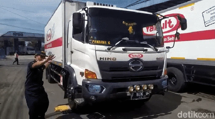 Penghitungan tonase kendaraan di Sukabumi