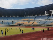 Bojan Pertimbangkan Pakai Stadion GBLA untuk Latihan Persib
