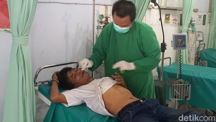 Pria asal Kota Pasuruan tepergok mencuri motor hingga jadi bulan-bulanan petani di Jombang