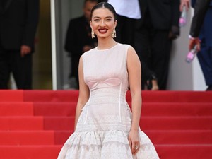 Pakai Gaun Desainer Lokal, Raline Shah Masuk Best Fashion di Red Carpet Cannes