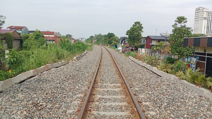 Rel Kereta Medan-Binjai