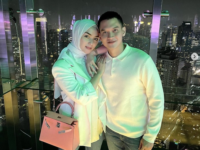 Rezky Adhitya dan Citra Kirana Mesra Saat Makan Bareng, 10 Momen Ini Buktinya