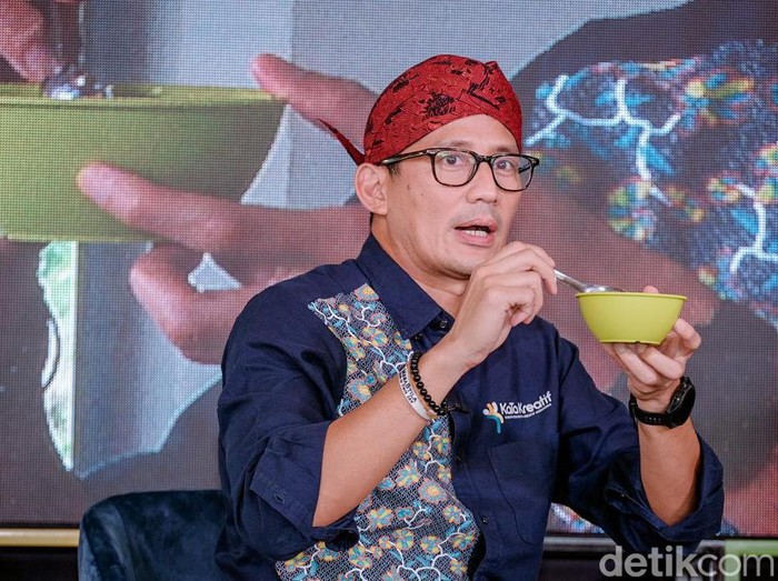 Sandiaga Uno cicipi kaldu kokot