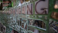 Kini kawasan tersebut menjadi lingkungan seni untuk warga sekitar.
