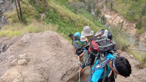 Suasana jalur pendakian Torean di kawasan Gunung Rinjani, NTB