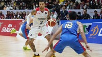 Salah satu kemenangan bersejarah Indonesia didapat dari ajang bola basket di SEA Games 2021. Tim putra Indonesia mampu meraih medali emas dengan mengalahkan tim Filipina. ANTARA FOTO/Fauzi Saputra