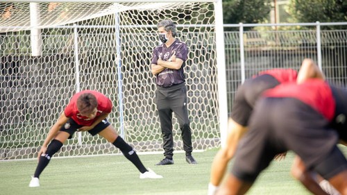 Tim Bali United di bawah bimbingan coach Teco sedang melakukan latihan fisik