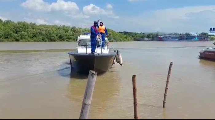 Tim SAR Ditpolairud bersiaga mengantisipasi gelombang tinggi dan air pasang