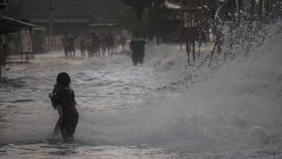 Potret Banjir Rob di Utara Jawa