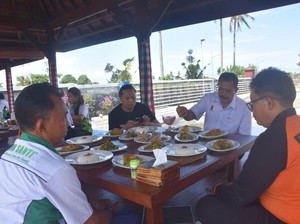 Nikmatnya Makan Ikan Segar Olahan di Klungkung, Mulai Rp 10 Ribu
