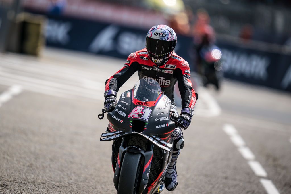 LE MANS, FRANCE - MAY 14: Aleix Espargaro of Spain and Aprilia Racing sits on his bike and thumbs up after his first row result during the qualifying session of the MotoGP SHARK Grand Prix de France at Bugatti Circuit on May 14, 2022 in Le Mans, France. (Photo by Steve Wobser/Getty Images)