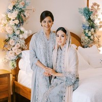 Pernikahan Maudy Ayunda dengan seorang pria Korea-Amerika masih jadi perbincangan. Tak hanya kisah cinta keduanya, sosok adik Maudy, Amanda Khairunnisa, juga ikut menarik atensi karena terlihat menawan saat menemani sang kakak di hari bahagianya.Foto: Instagram @akhairunnisa