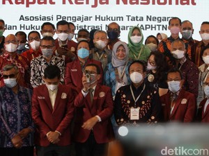 Pakar Hukum Desak Pembentukan Lembaga Atasi Tumpang Tindih Regulasi
