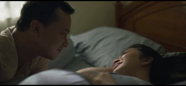 Berperan sebagai seorang suami yang memili istri yang sedang hamil, Nicholas Sapuutra terlihat begitu perhatian dan romantis terhadap sang istri. Seperti momen ketika keduanya sedang bersama yang satu ini. Foto: Instagram/@arieltatum