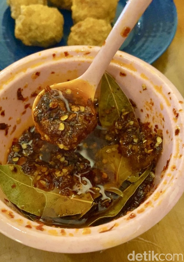 Bakmi Tjokin; tempat makan hits di Cihapit tawarkan yamie asin dan manis.