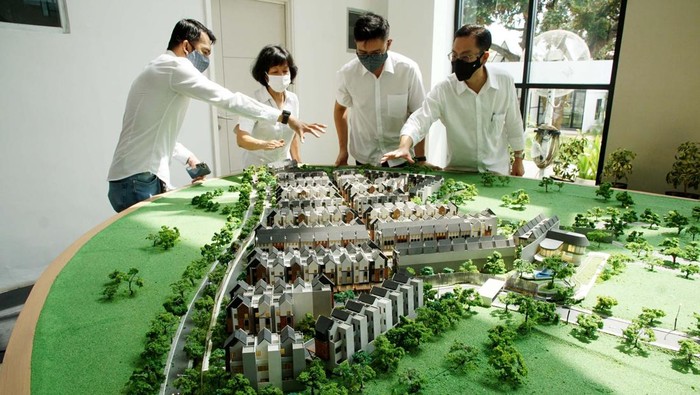 Bangkitnya Industri Properti di Tengah Pandemi Bagi sejumlah developer, tahun 2022 menjadi momentum kebangkitan kembali industri bidang properti secara perlahan. Kondisi itu juga terlihat dari tren penjualan rumah tapak di awal 2022.
Minat konsumen properti pada rumah tapak terbilang masih cukup tinggi. Melihat kondisi itu, PT Synthesis Karya Pratama terus menjalankan komitmennya guna mengembangkan kawasan hunian Synthesis Huis.