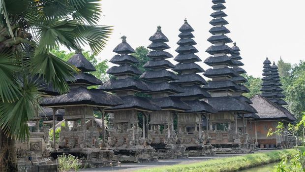 Delegasi Global Platform for Disaster Risk Reduction di Pura Taman Ayun Bali