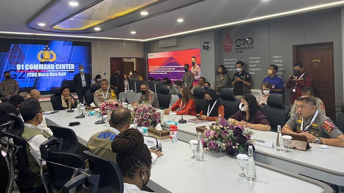 Deputi Sekjen PBB, Amina J. Mohammed dan rombongan cek sistem pengamanan 91 Command Center di ITDC Nusa Dua, Bali.