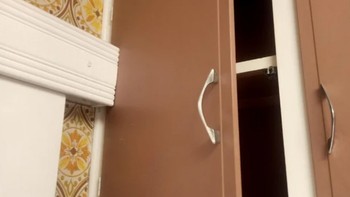 Bagaimana buka lemarinya ya? Reddit via Brightside