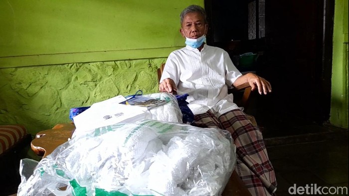 Endang Darsono (67), Warga Kecamatan Sumedang Utara