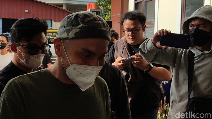Gary Iskak positif narkoba setelah ditangkap. Gary Iskak ditangkap di Bandung saat sedang bekerja dengan beberapa rekannya. Cek info selengkapnya di sini.