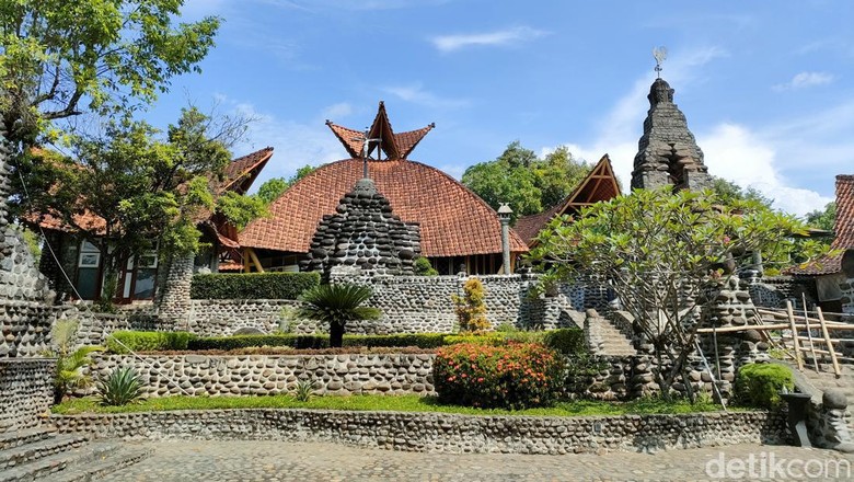 Gereja Puhsarang Kediri